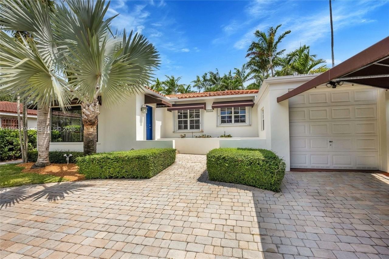 2312 Sw 25th Ter - Photo 4 of 34