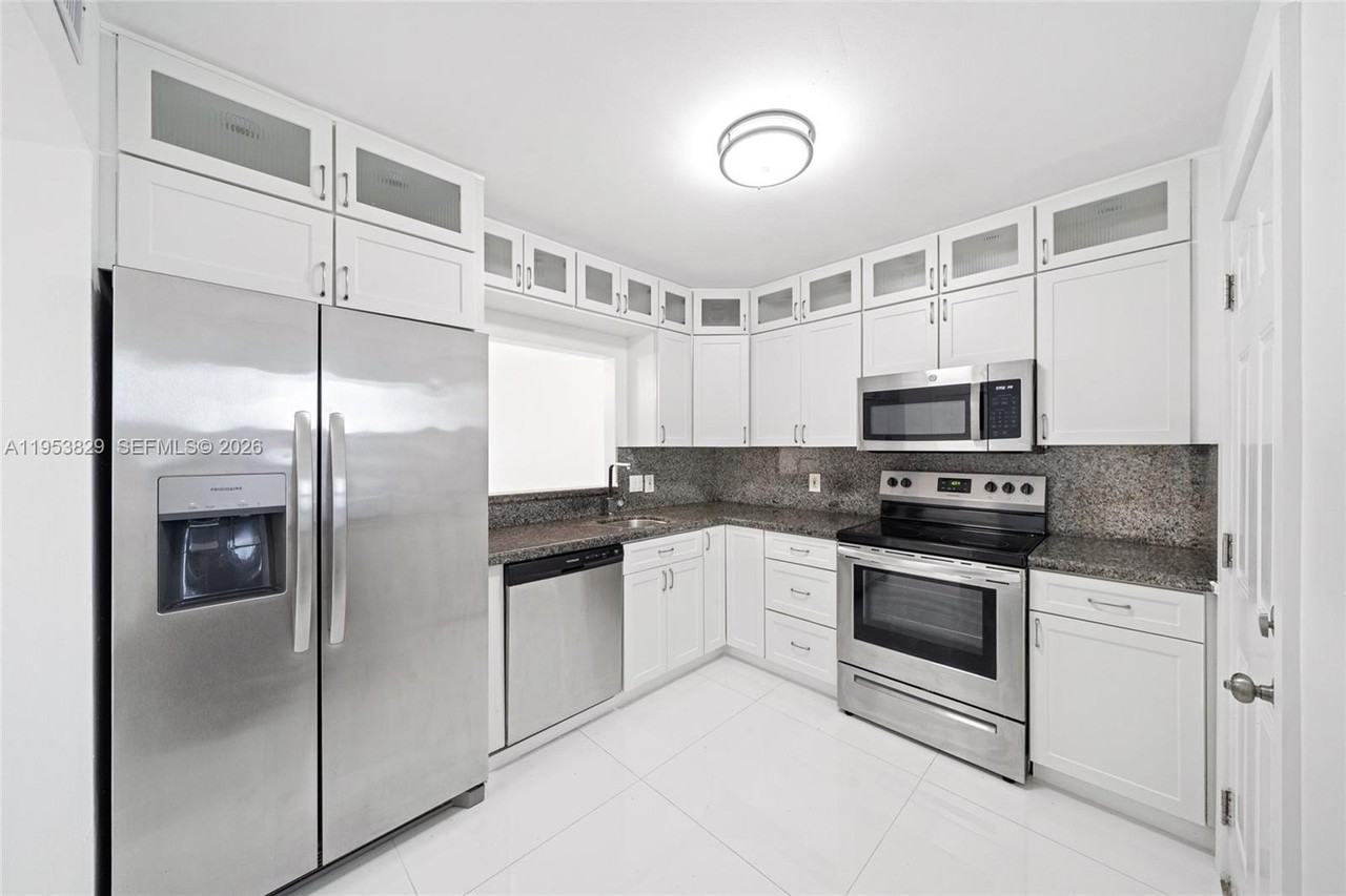 18900 Ne 14th Ave #D308 - Photo 6 of 25