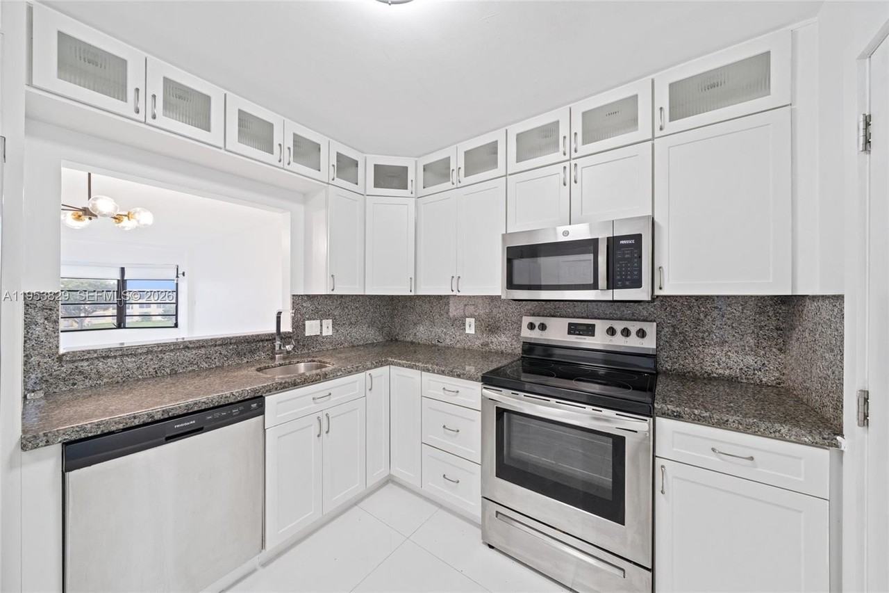 18900 Ne 14th Ave #D308 - Photo 7 of 25