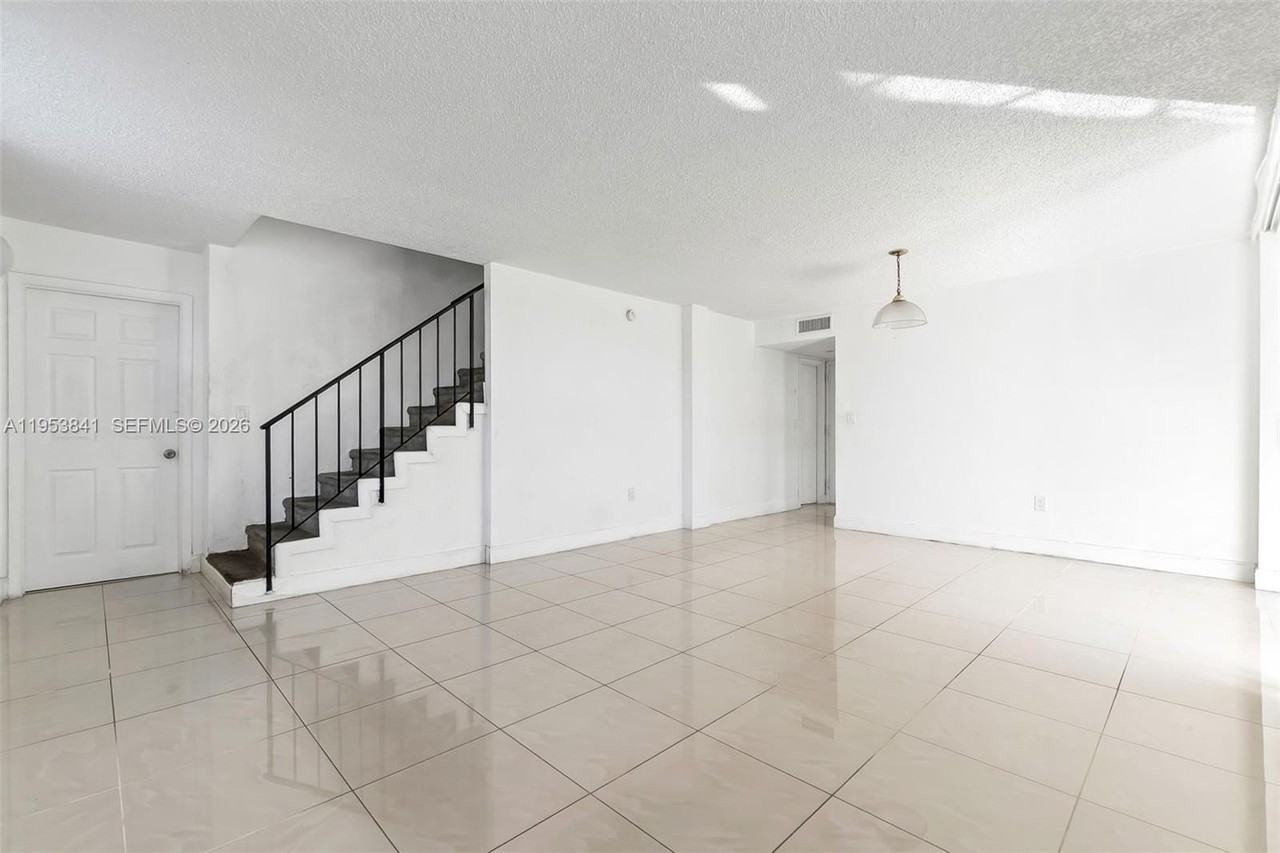 1798 Nw 55th Ave #202 - Photo 5 of 20