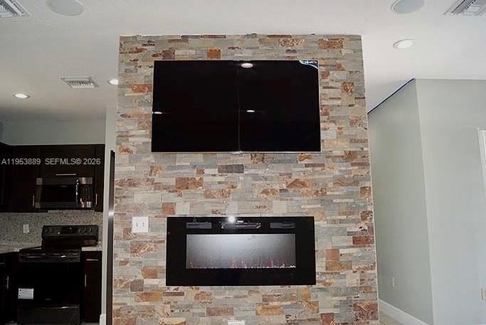 601 Nw 97th St #601 - Photo 3 of 14