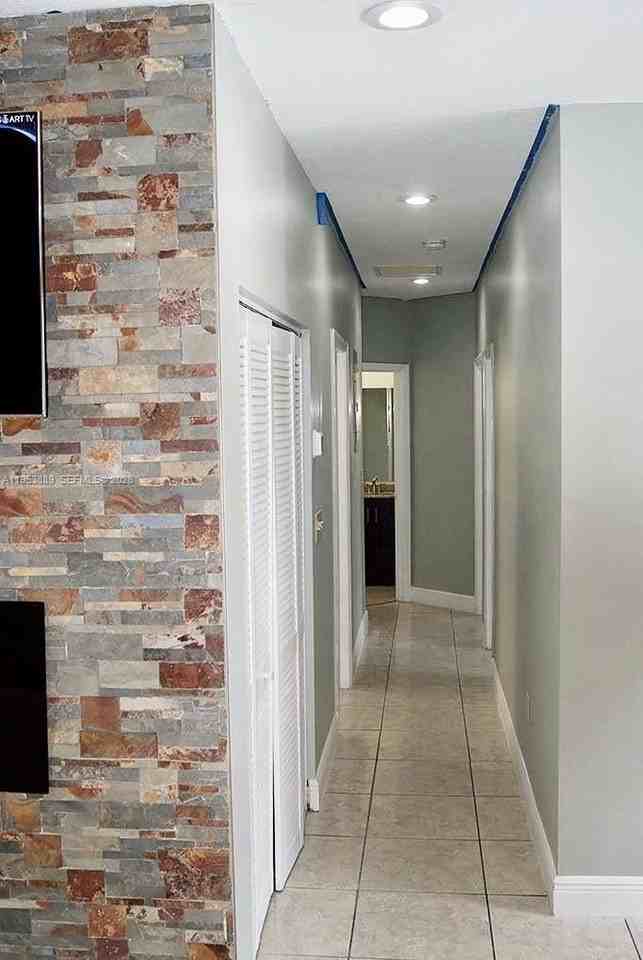 601 Nw 97th St #601 - Photo 5 of 14