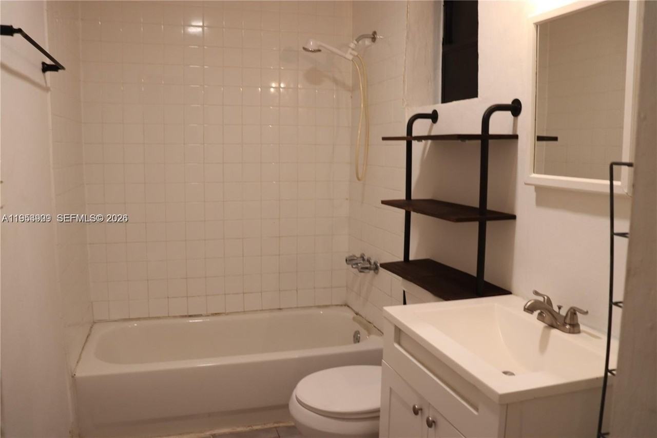 5743 Lincoln St #2 - Photo 4 of 5