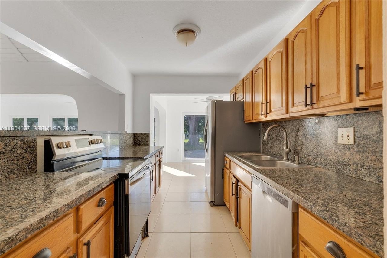 5505 Bluejack Oak Cir - Photo 6 of 14