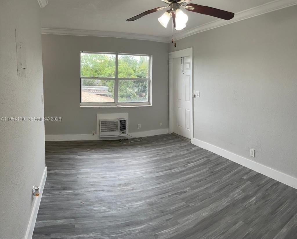 3128 Sw 12th Pl #3 - Photo 5 of 7