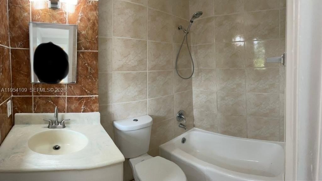 3128 Sw 12th Pl #3 - Photo 7 of 7