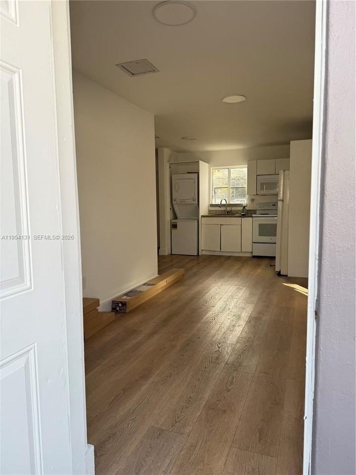 2180 Nw 59th St #2 - Photo 3 of 22