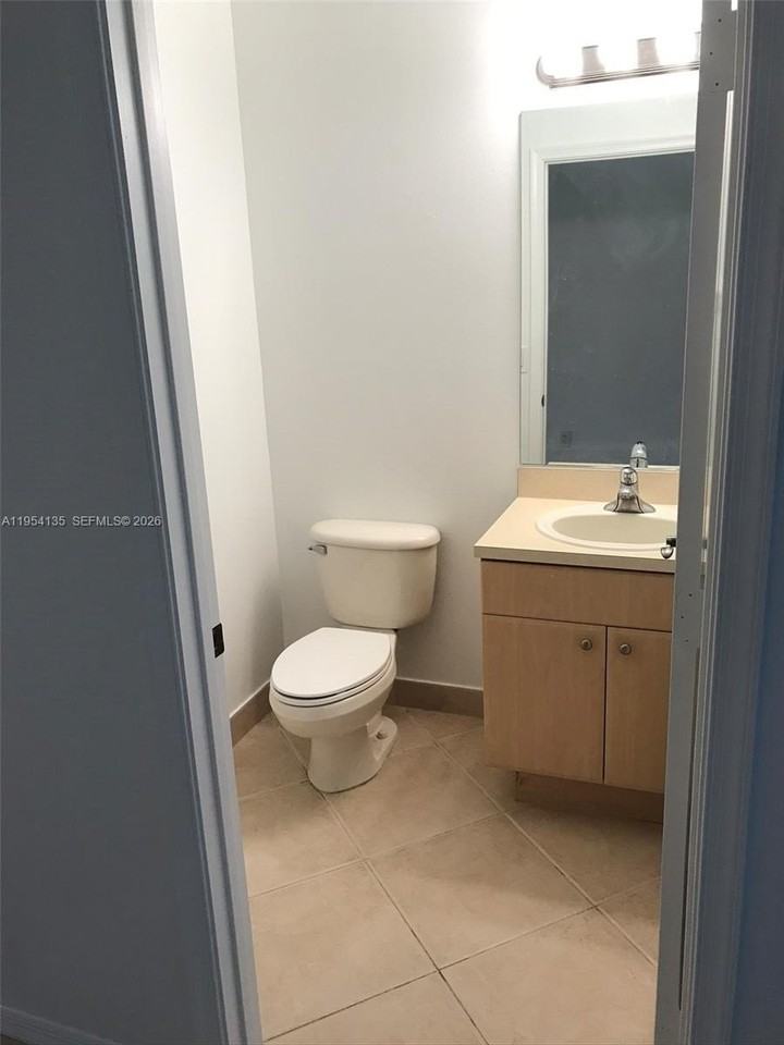 19351 Sw 61st St #19351 - Photo 5 of 50