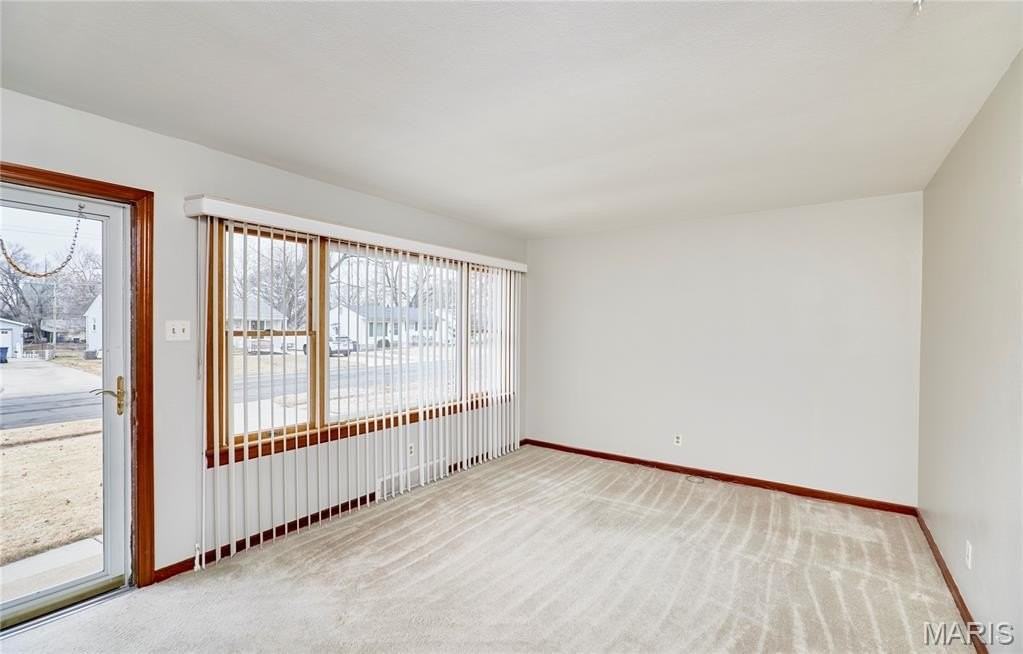 300 S Saint Jacques St - Photo 5 of 33