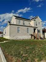 featured image of 215 E Cherry St #1