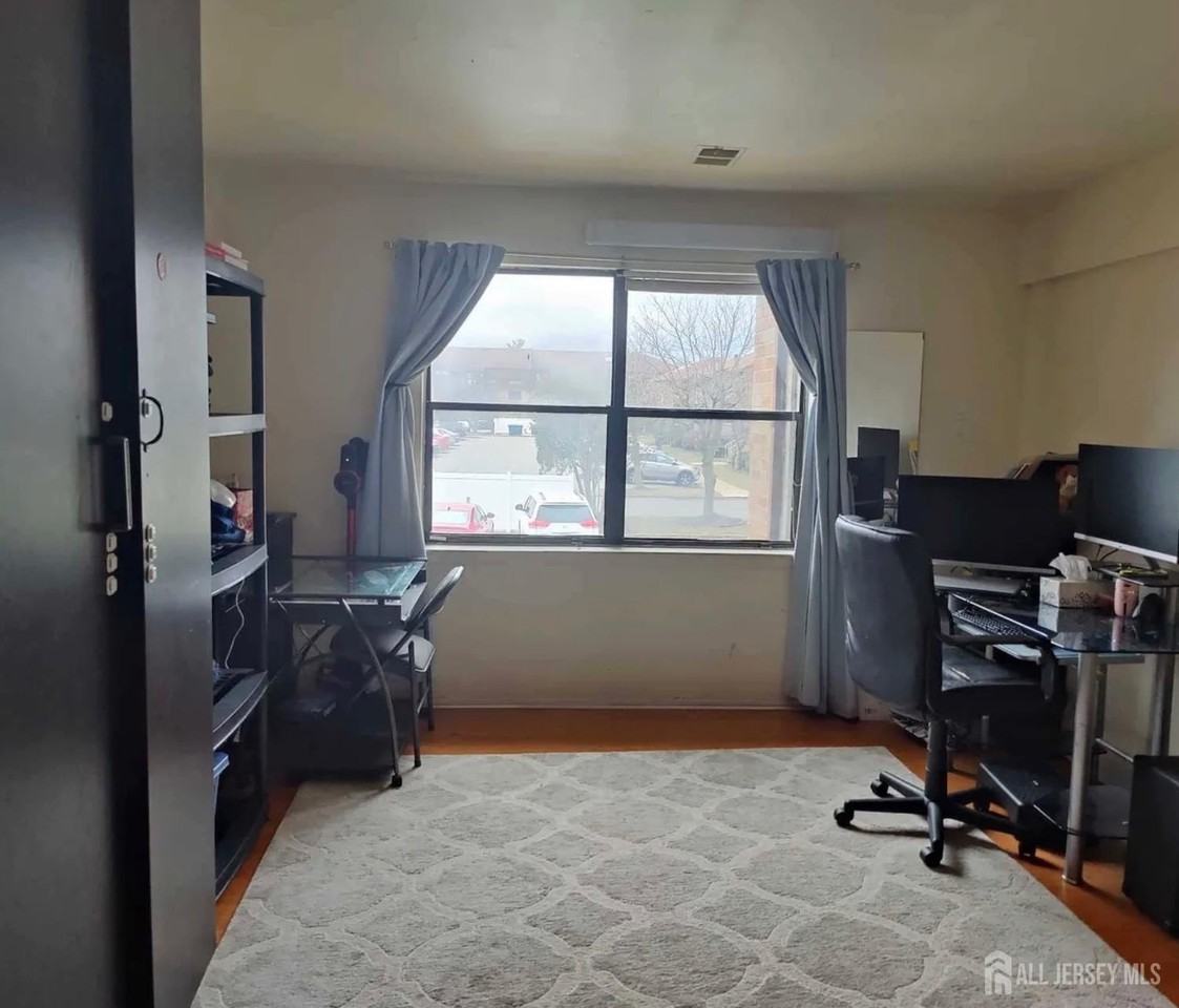 1713 Raspberry Ct - Photo 3 of 10