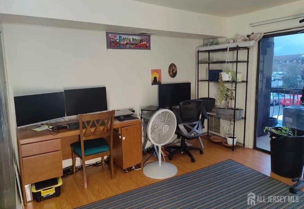 1713 Raspberry Ct - Photo 5 of 10