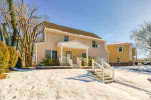 featured image of 3 Green Acres Ave