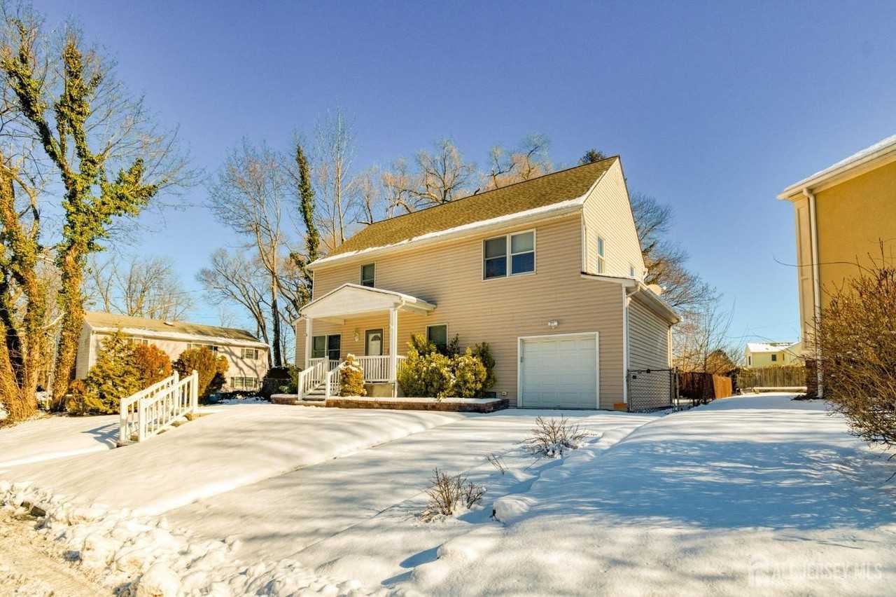 3 Green Acres Ave - Photo 3 of 28