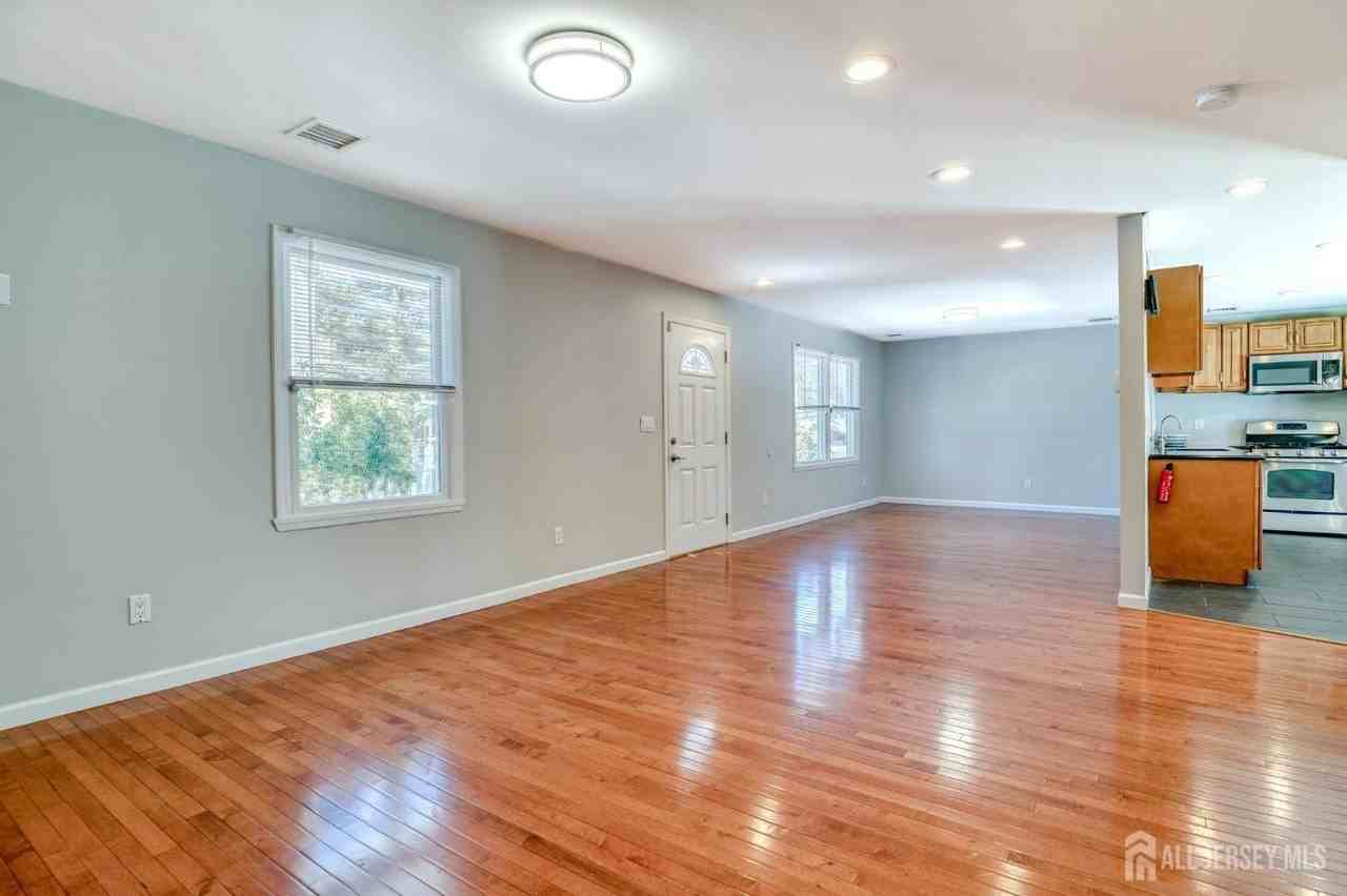 3 Green Acres Ave - Photo 4 of 28