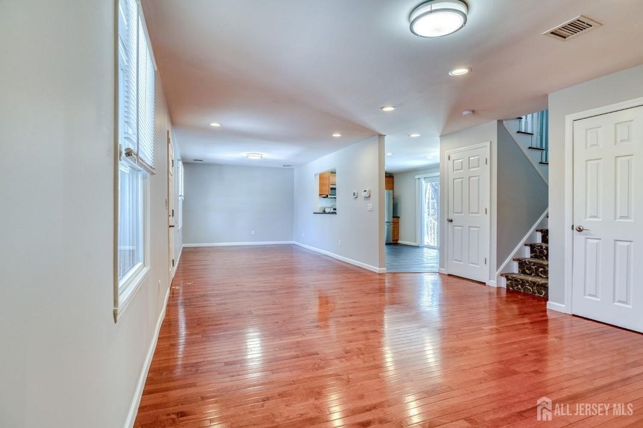 3 Green Acres Ave - Photo 6 of 28