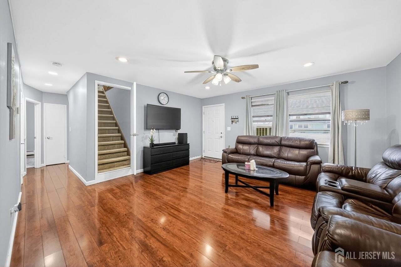 80 Poplar St - Photo 6 of 15