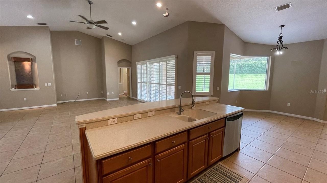 7704 Drayton Cir - Photo 6 of 50