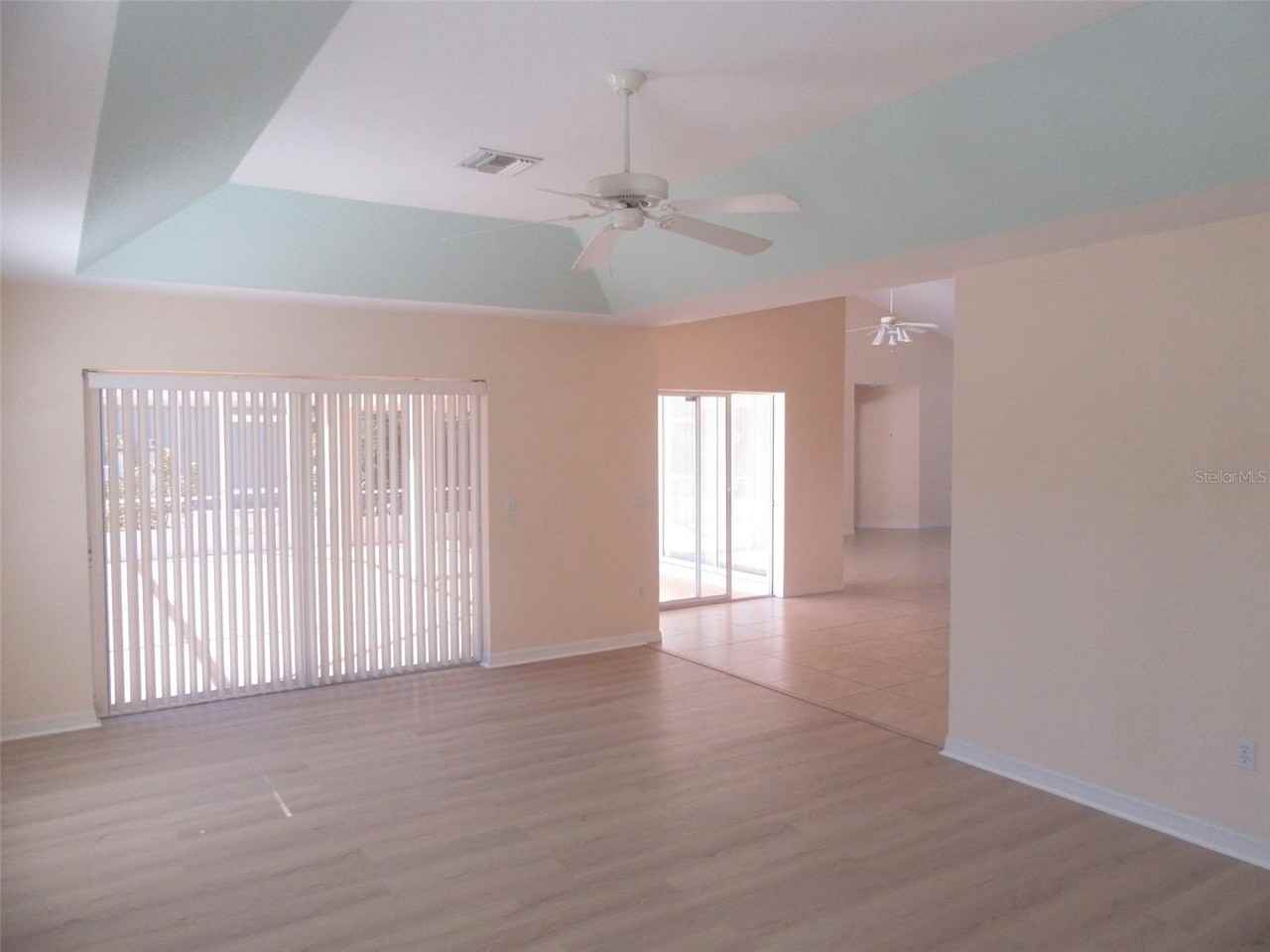 8171 Rocliff Ave - Photo 7 of 20