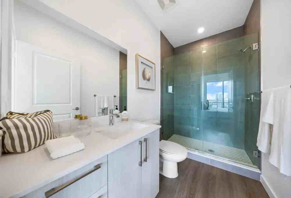 1610 Nw 18th St #610 - Photo 3 of 17