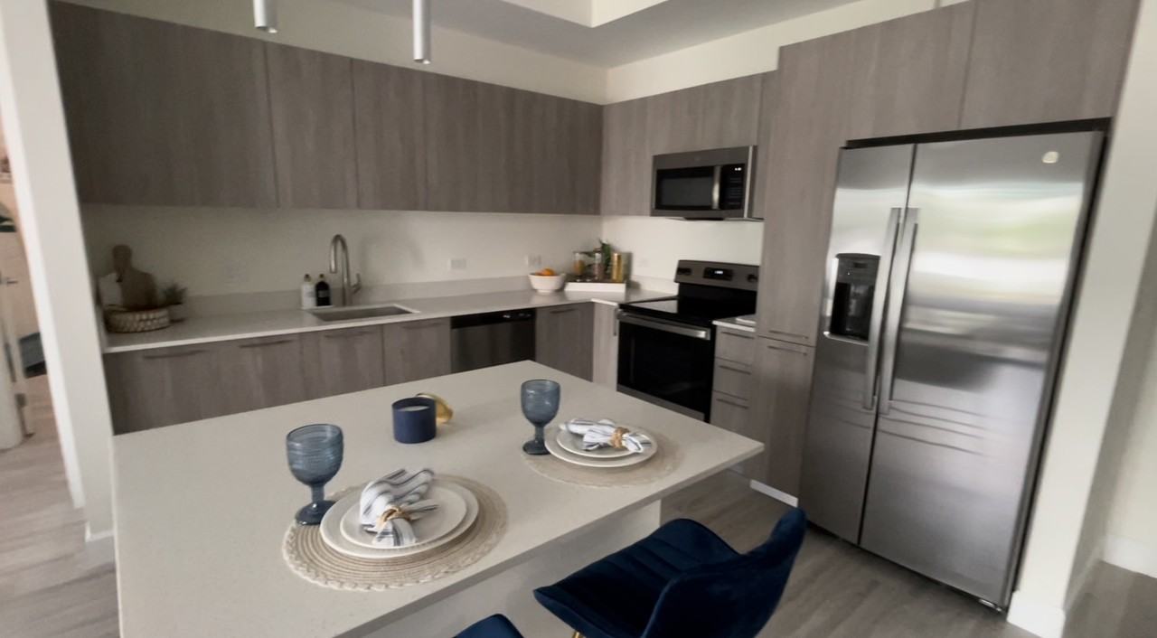 895 W 72nd St #311 - Photo 5 of 9