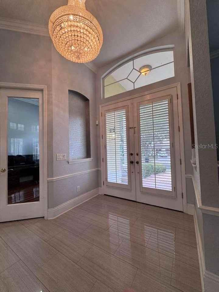 7600 Debeaubien Dr - Photo 2 of 10