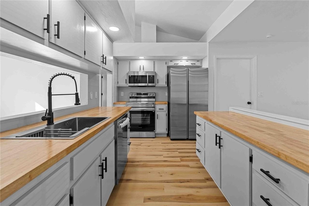 4142 Nw 59th Ter - Photo 3 of 12