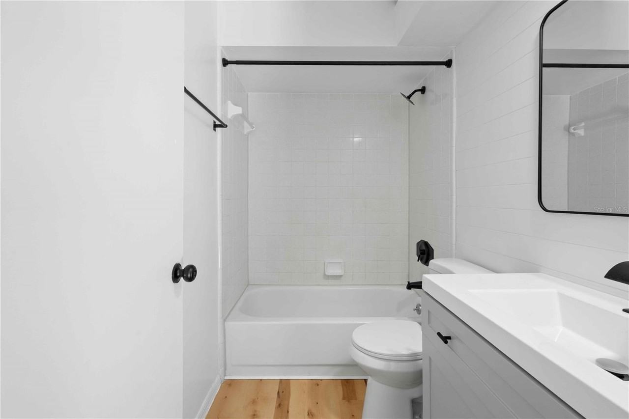 4142 Nw 59th Ter - Photo 5 of 12