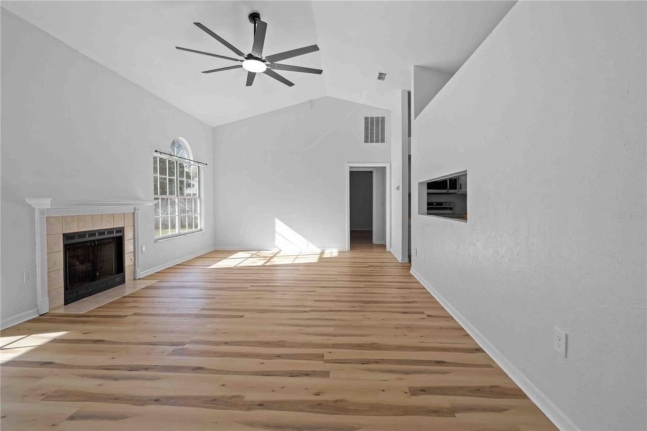 4142 Nw 59th Ter - Photo 7 of 12