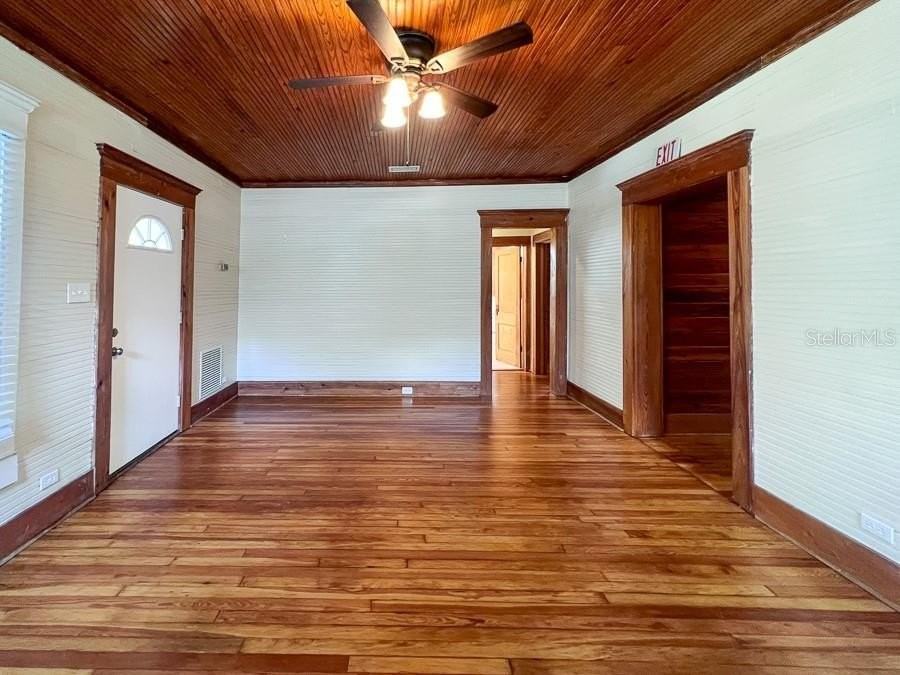 115 Nw 7th Ter - Photo 5 of 27