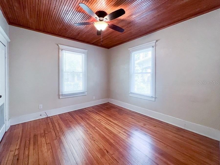 115 Nw 7th Ter - Photo 6 of 27