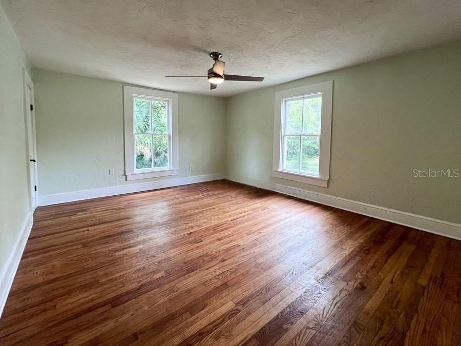 123 Ne 8th St - Photo 2 of 15