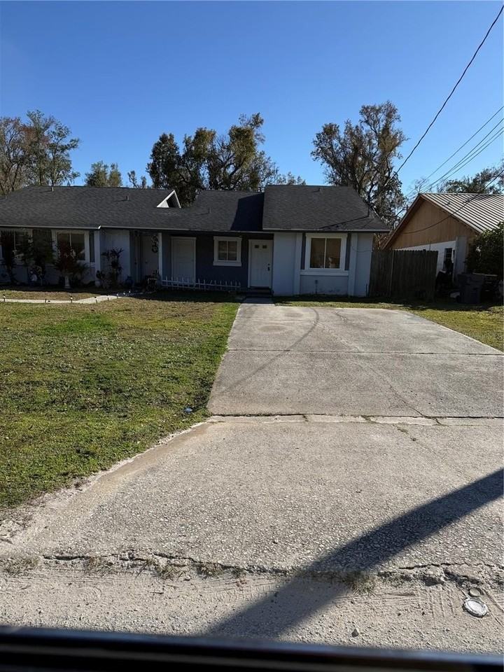 1010 Old South Dr - Photo 2 of 9