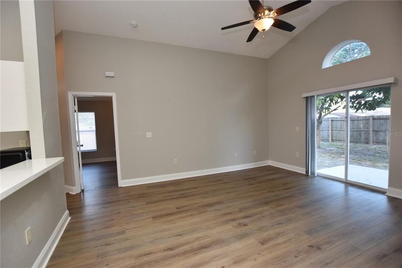 141 Osprey Heights Dr - Photo 3 of 22