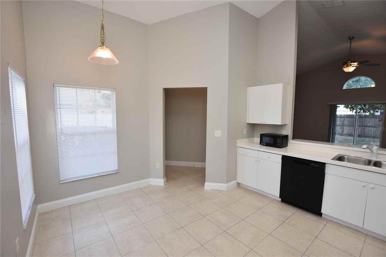 141 Osprey Heights Dr - Photo 7 of 22