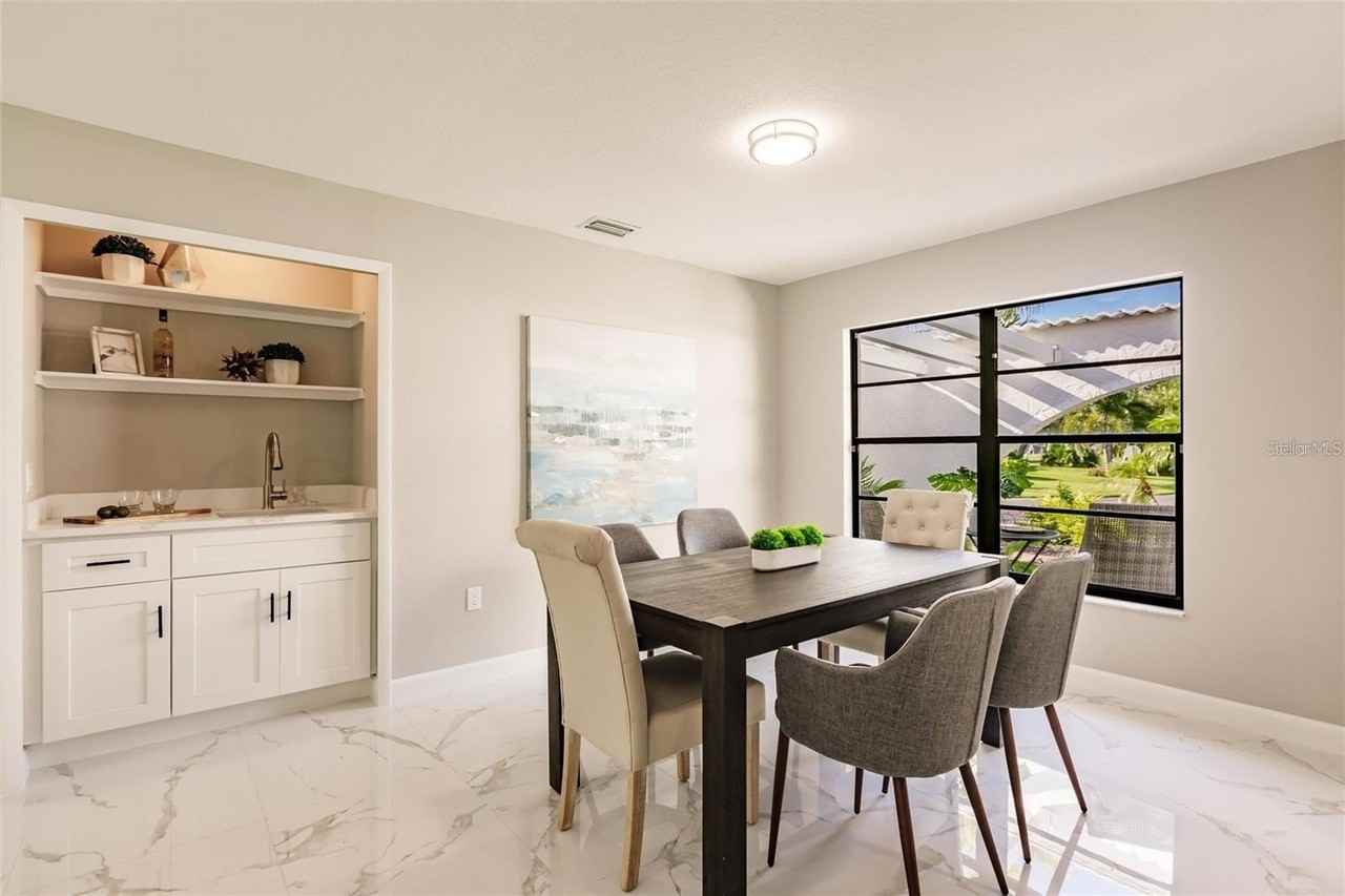 904 S Doral Ln - Photo 5 of 45