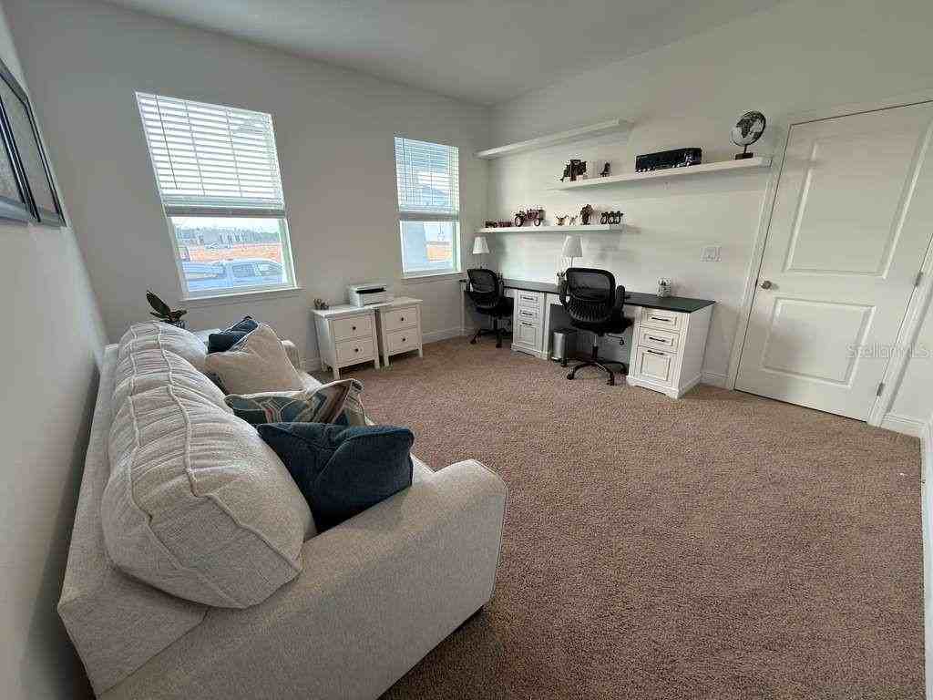 1656 Pyramid Hill St - Photo 3 of 35