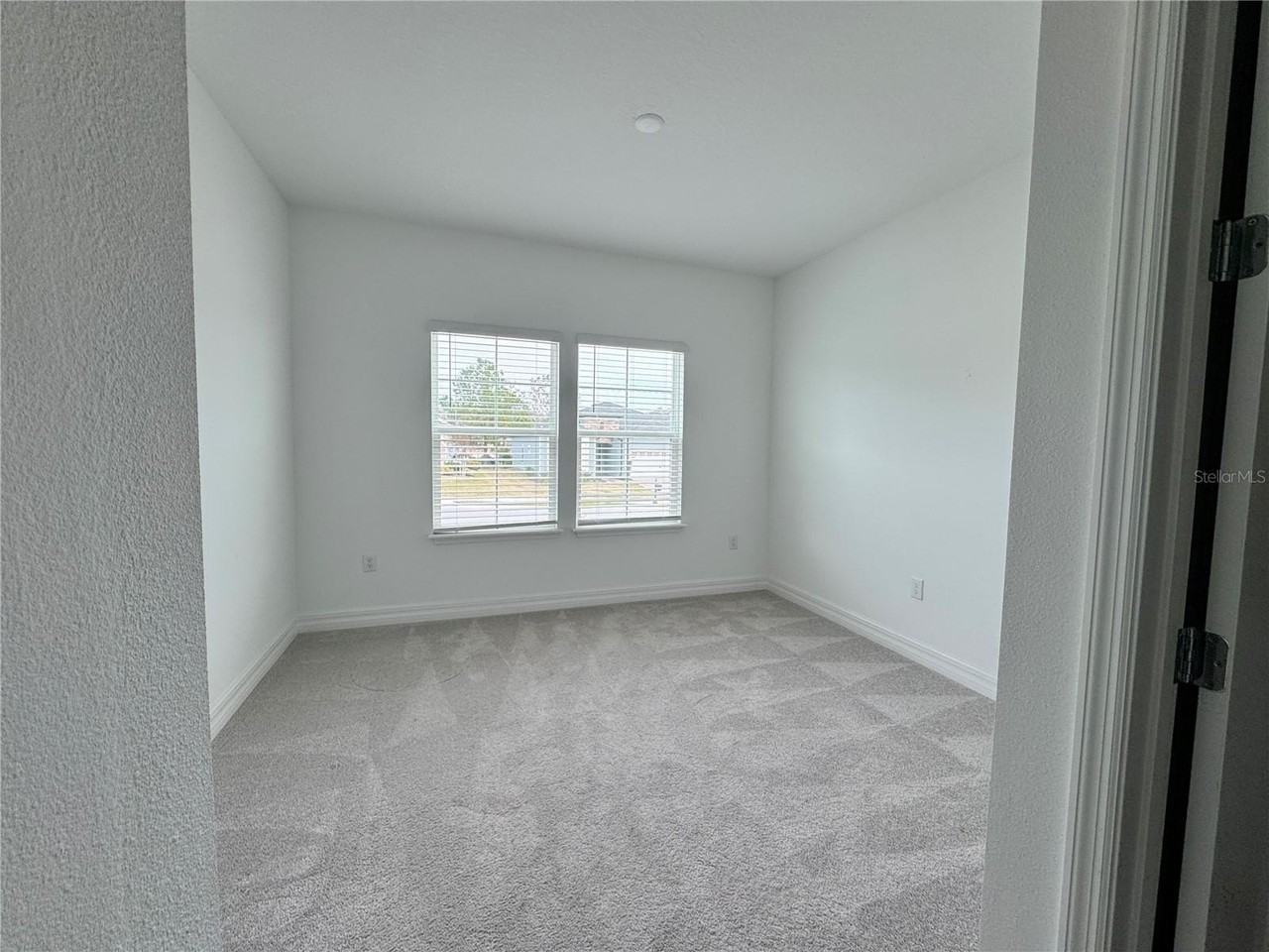 1308 Se 43rd Rd - Photo 4 of 21