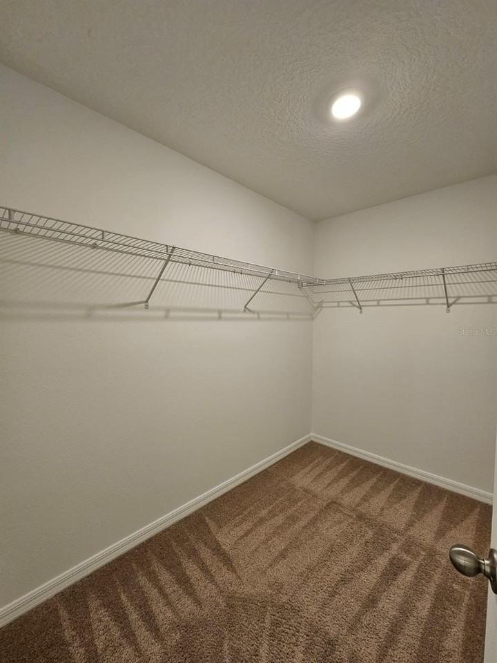 936 Grandin St - Photo 7 of 25