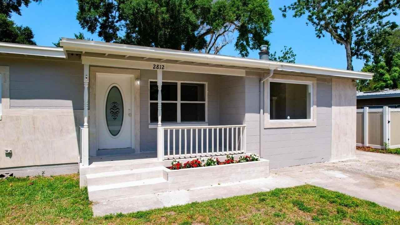 2812 Dawley Ave - Photo 2 of 35