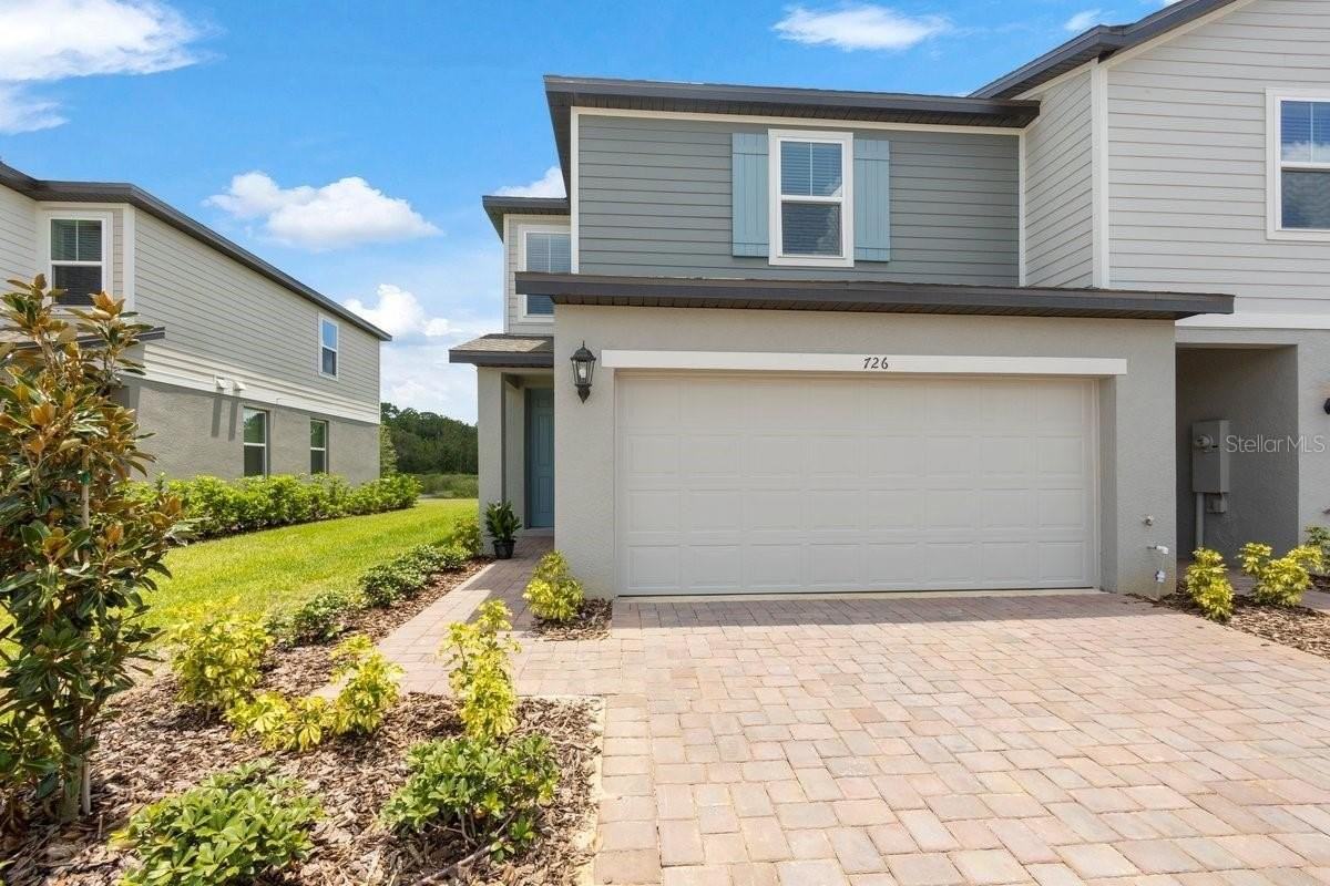 726 Legacy Dr - Photo 2 of 27