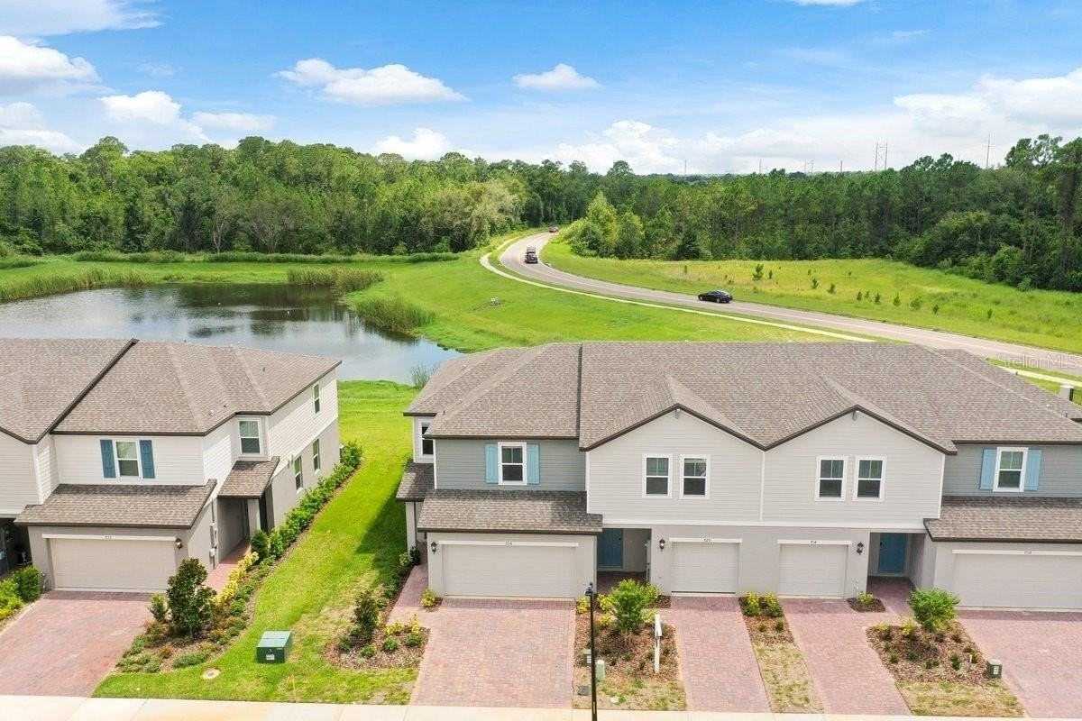 726 Legacy Dr - Photo 3 of 27