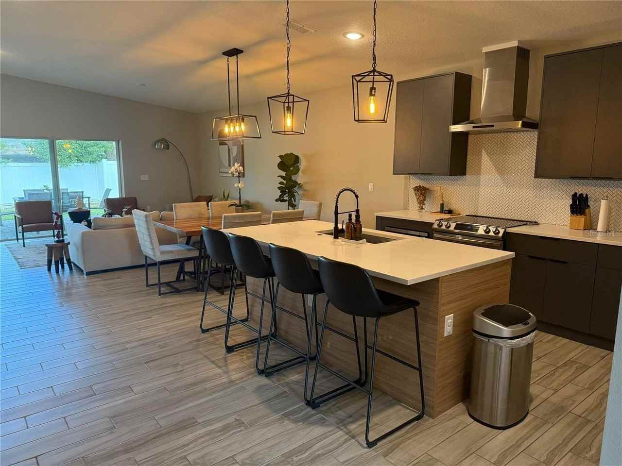 2023 White Ave - Photo 2 of 27