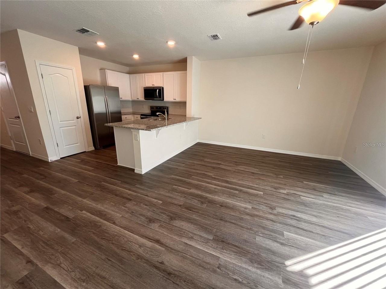 1266 Balsam Dr - Photo 5 of 18