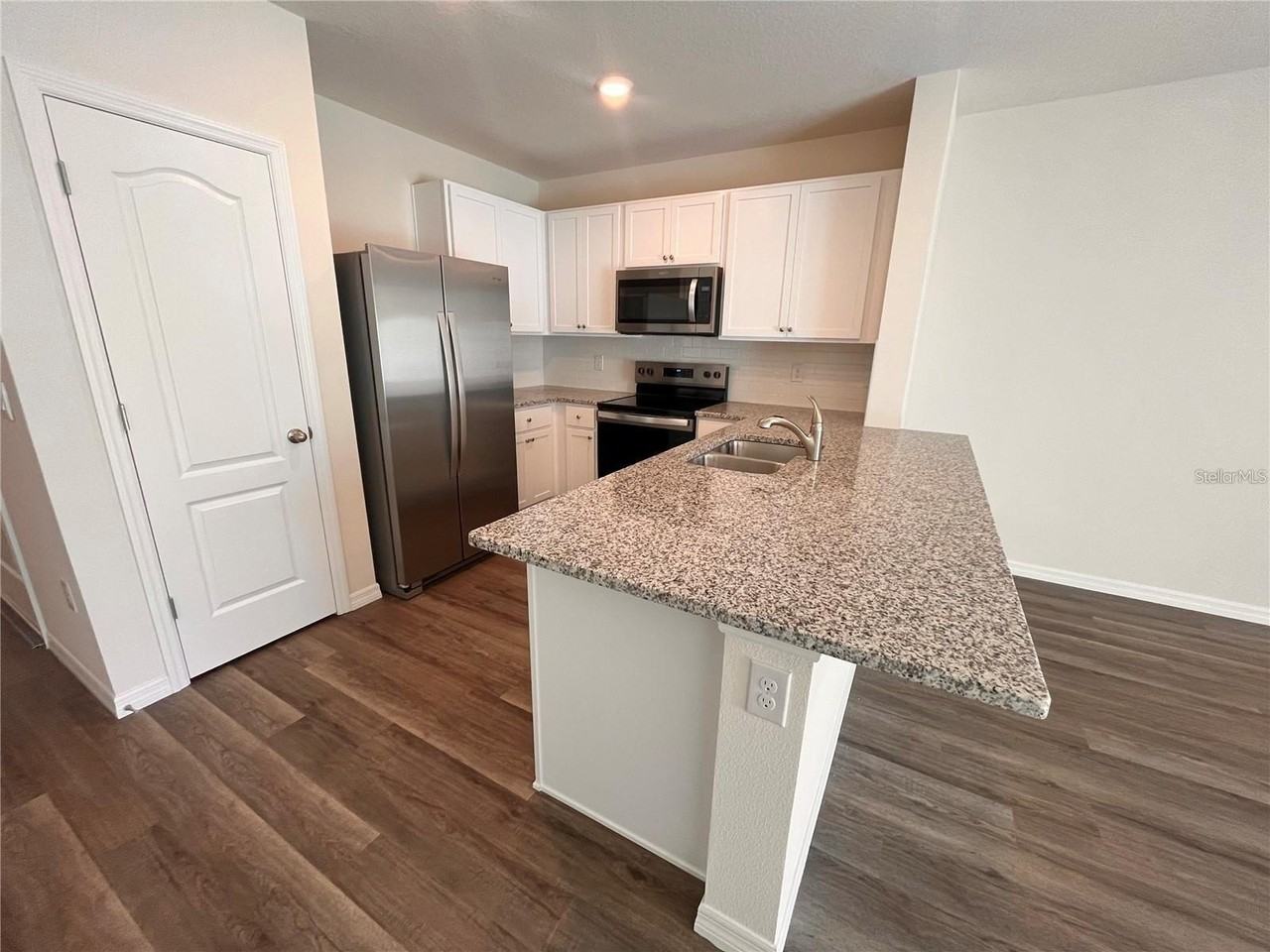 1266 Balsam Dr - Photo 7 of 18