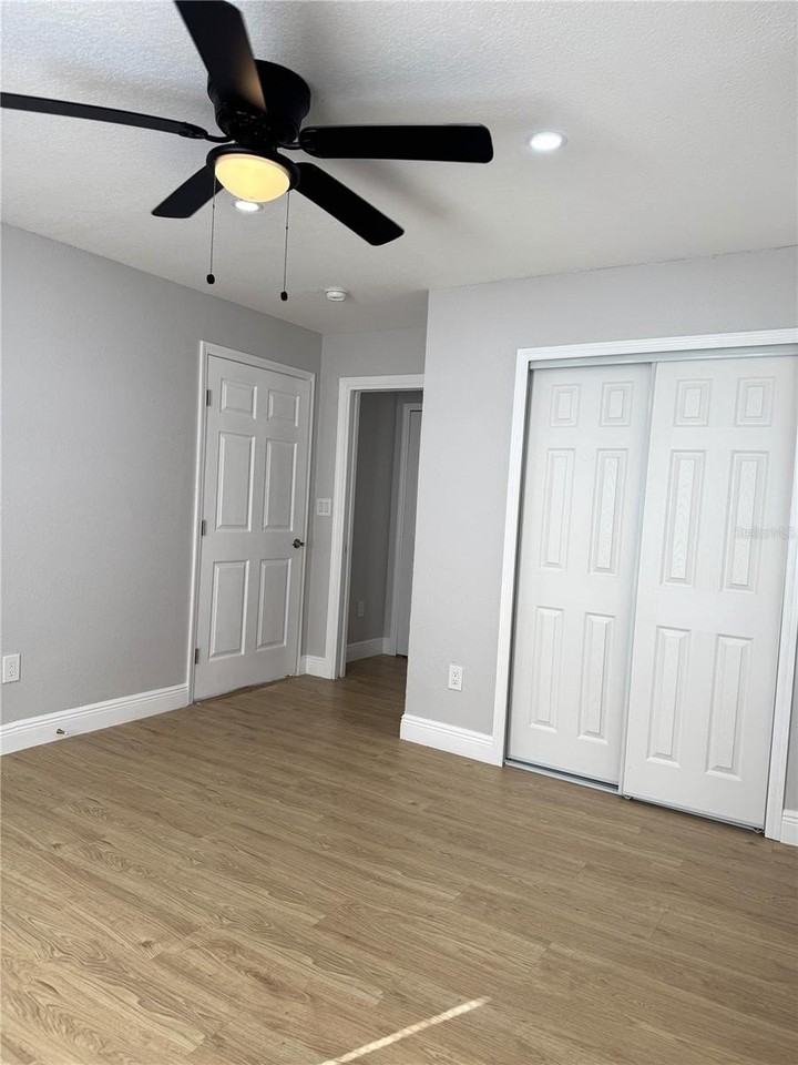 319 Avenue P Ne - Photo 7 of 15