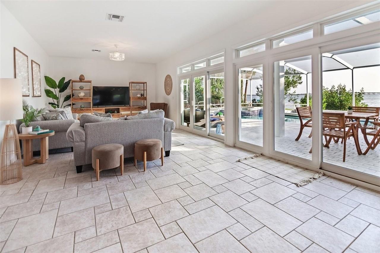 1828 Sunrise Blvd - Photo 4 of 22