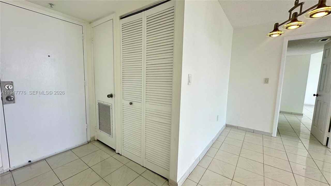 2750 Ne 183rd St #2110 - Photo 4 of 8