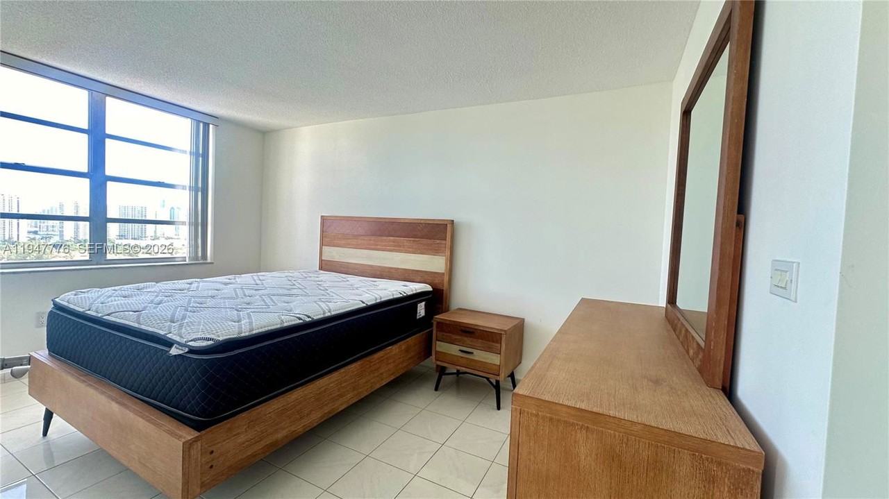 2750 Ne 183rd St #2110 - Photo 6 of 8