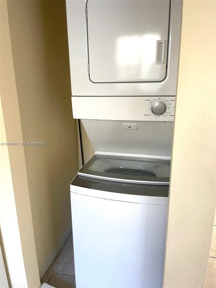 2028 Ne 167th St #3-153 - Photo 5 of 8